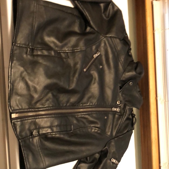 I’m selling this south side serpent riverdale jacket! It’s a size large - Picture 1 of 16